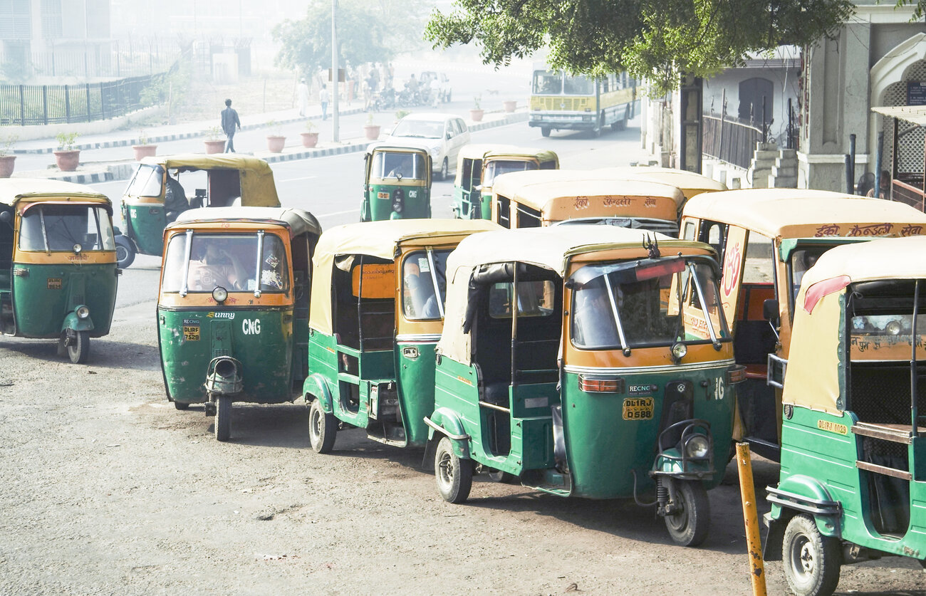 © AdobeStock_3252303_Galyna Andrushko (transport in new delhi) © AdobeStock_3252303_Galyna Andrushko (transport in new delhi)